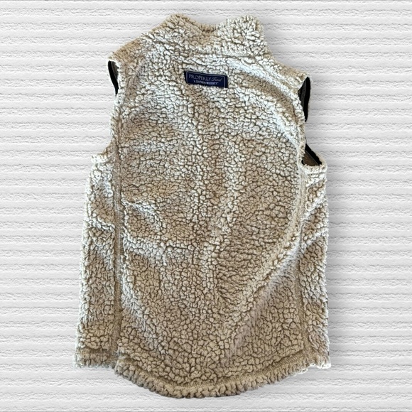 Properly Tied Sherpa Vest - Picture 5 of 6